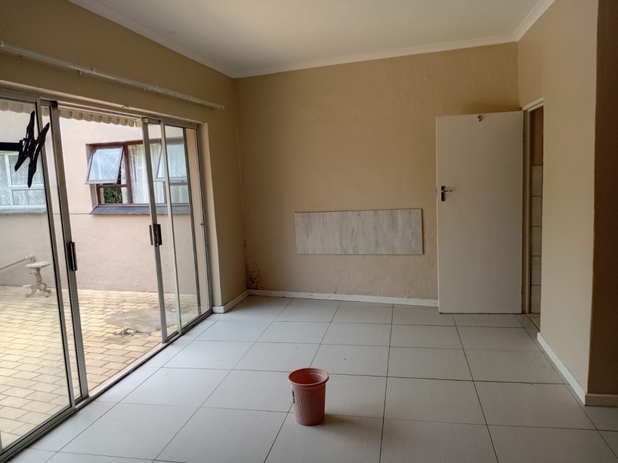 To Let 1 Bedroom Property for Rent in Bonza Bay Eastern Cape